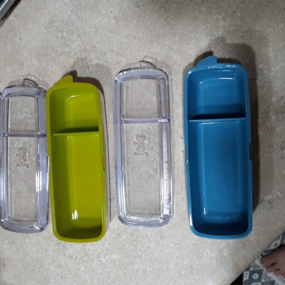 #216. Lot of 2 Joie snack boxes. Green and Blue - Picture 2 of 6